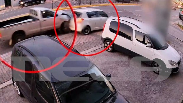 Παλλήνη: Βίντεο ντοκουμέντο - Το τροχαίο που προκάλεσε μεθυσμένος οδηγός με τα ανήλικα παιδιά του στο αυτοκίνητο