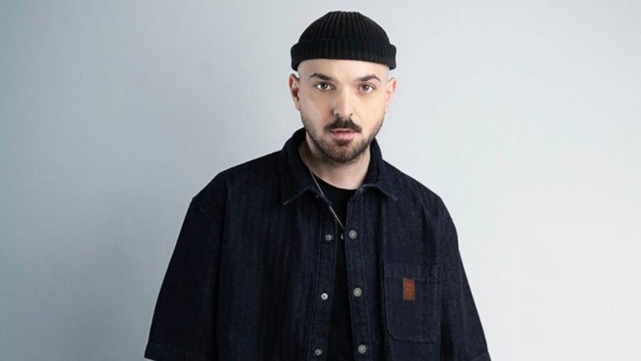 Αpon: Φέρνει στο προσκήνιο το «Ρεμπέτικο» με μια σύγχρονη ενορχήστρωση