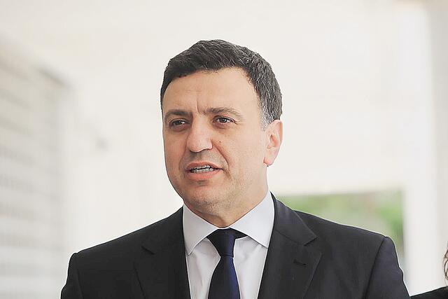 Βασίλης Κικίλιας πορτρέτο