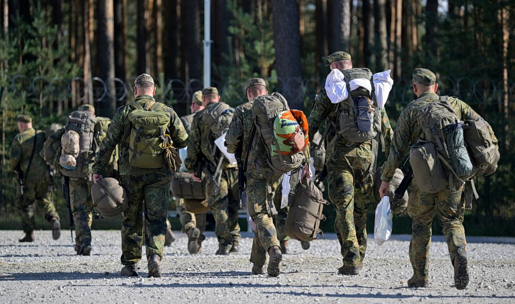 Έρευνα ΝΕΩΝ: Οι νέοι αγαπάνε την πατρίδα αλλά δεν θα πάνε στον πόλεμο