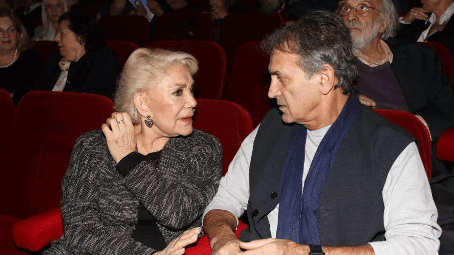 Συγκίνηση για την απώλεια της Μαρινέλλας – Το αντίο του Νταλάρα