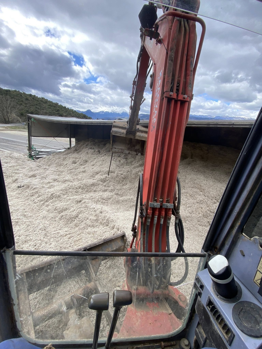 Τροχαίο με ανατροπή νταλίκας στην εθνική οδό Καλαμπάκας - Ιωαννίνων