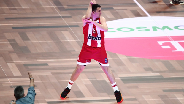 Λαρεντζάκης: «Πάντα είμαι έτοιμος, θέλω να παίζω και να βοηθάω τον Ολυμπιακό να νικά» (vid)