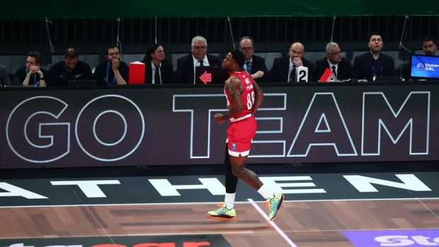 Ολυμπιακός: Πρόβλημα με τον Ταϊρίκ Τζόουνς, θα υποβληθεί σε εξετάσεις (vid)