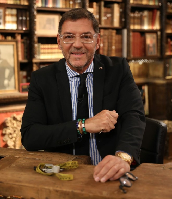 Στέφανος Τσαγκαράκης: Ποιος είναι ο γιος του γνωστού γκαλερίστα; Το εμπόριο ακριβών ρολογιών και το προξενιό με τη Χαρά Παππά