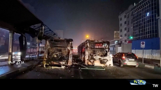 Εκρήξεις και διακοπές ρεύματος στην Τεχεράνη - Ιρανικές επιθέσεις στην Ιερουσαλήμ