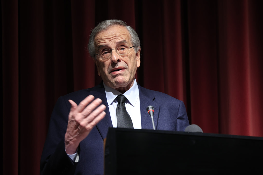 Αντώνης Σαμαράς: «Να παραμείνουν οι φρεγάτες και τα F-16»