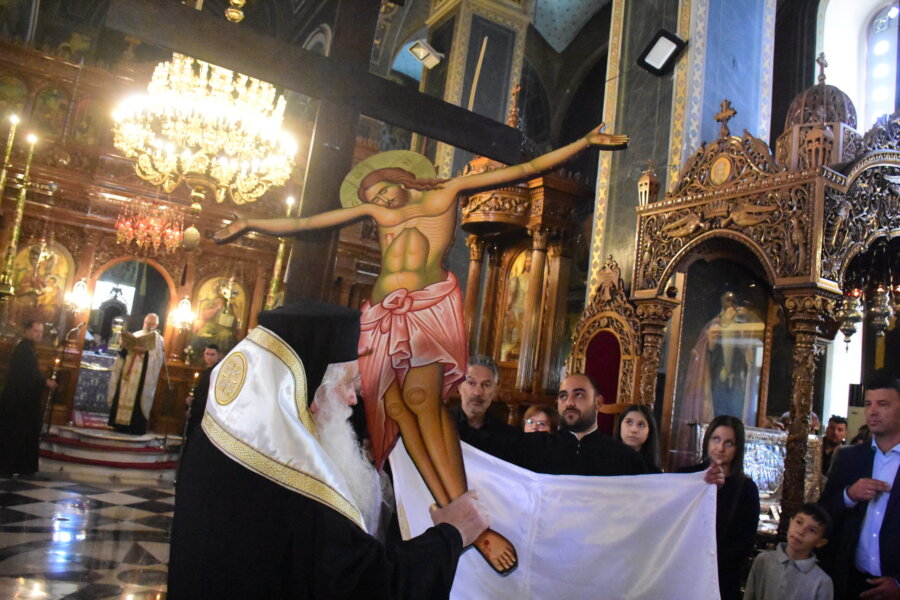 ΑΡΓΟΣ- Μ. Παρασκευή / Αποκαθήλωση του Εσταυρωμένου στον Άγιο Πέτρο.(Βασίλης Παπαδόπουλος/Eurokinissi)