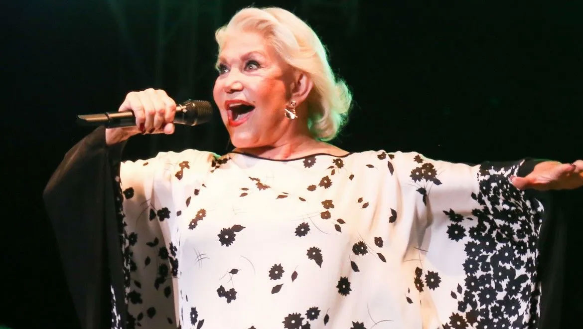 Ποιοι μαζεύτηκαν στο σπίτι της Μαρινέλλας και έκαναν «γιορτή» μετά την κηδεία της με τραγούδια της;