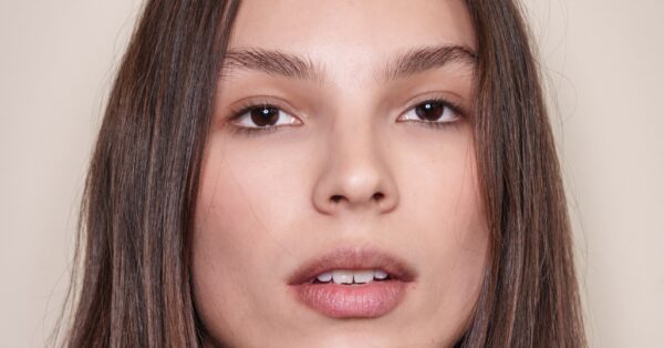 Ευαίσθητη ή αντιδραστική επιδερμίδα; Οι διαφορές που θα σας βοηθήσουν να φροντίσετε σωστά το δέρμα σας