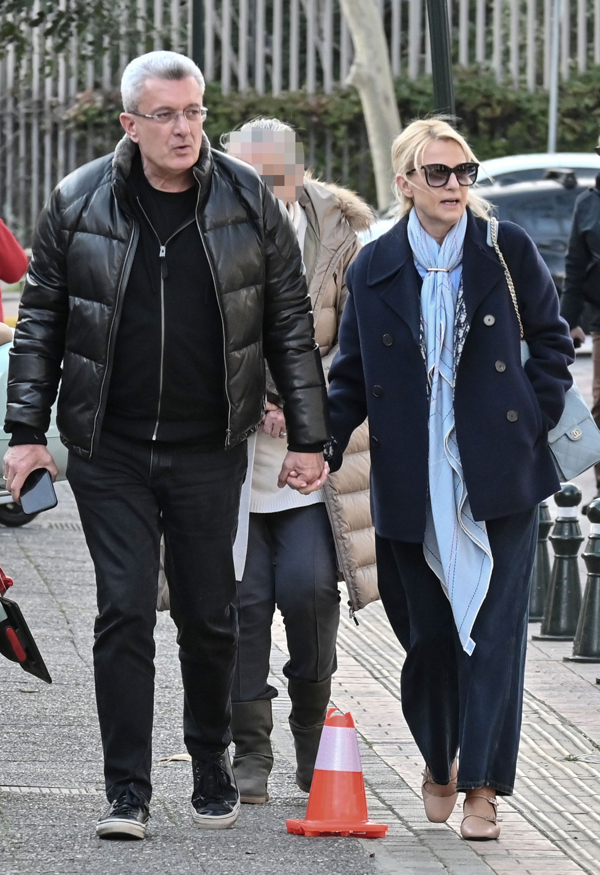 Βόλτα για δύο: Ο Νίκος Χατζηνικολάου και η Κρίστη Τσολακάκη στα βόρεια προάστια - Φωτογραφίες