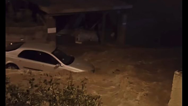 Κακοκαιρία Erminio: Πλημμύρες στον Πόρο - «Αποφύγετε άσκοπες μετακινήσεις»