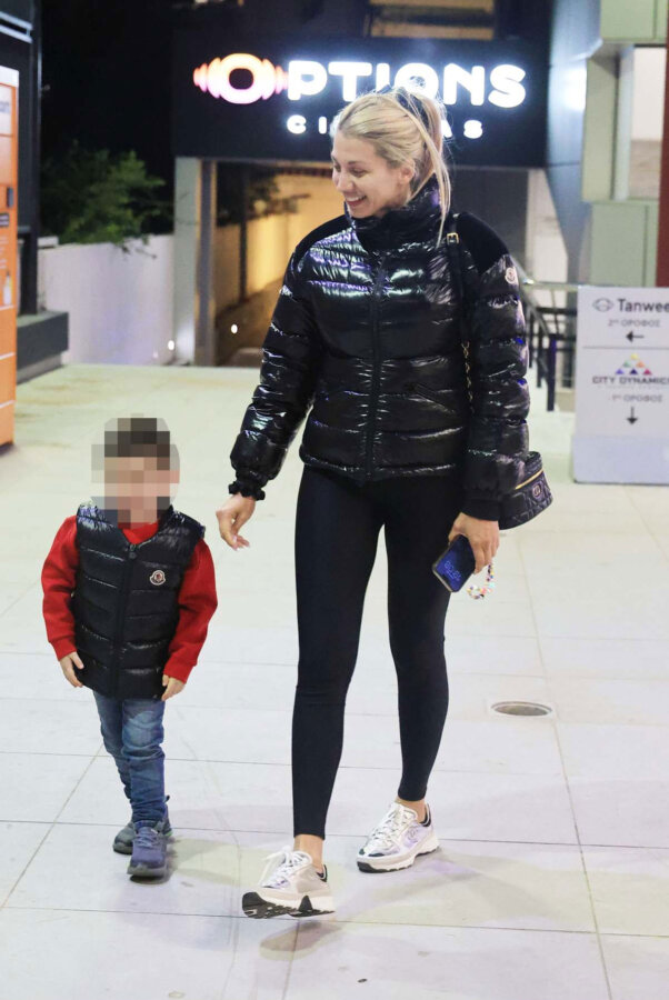 Κωνσταντίνα Σπυροπούλου: Βόλτα με τον μικρό της γιο, Βασίλη στη Γλυφάδα - Φωτογραφίες