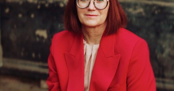 Το Σύνδρομο της Αόρατης Γυναίκας και γιατί «χτυπά» μετά τα πενήντα