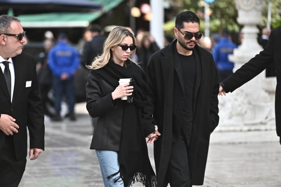 Άννα Μαρία Βέλλη για Γαρυφαλλιά Καληφώνη: «Ο σεβασμός δεν κρίνεται από ένα τζιν - Τα ράσα δεν κάνουν τον παπά»