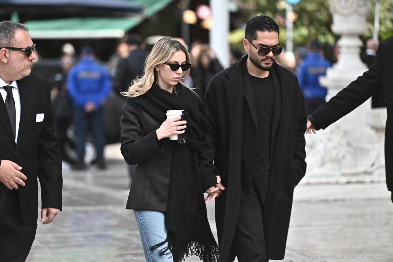 Άννα Μαρία Βέλλη για Γαρυφαλλιά Καληφώνη: «Ο σεβασμός δεν κρίνεται από ένα τζιν - Τα ράσα δεν κάνουν τον παπά»