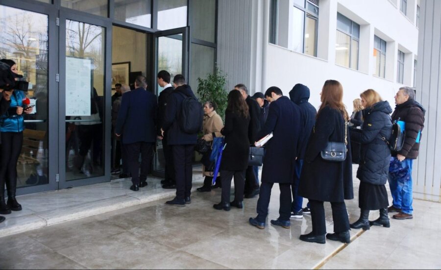 ÄÉÊÇ ÔÇÓ ÕÐÏÈÅÓÇÓ ÔÙÍ ×ÁÌÅÍÙÍ ÂÉÍÔÅÏ ÔÙÍ ÔÅÌÐÙÍ ÓÔÁ ÄÉÊÁÓÔÇÑÉÁ ÔÇÓ ËÁÑÉÓÁÓ