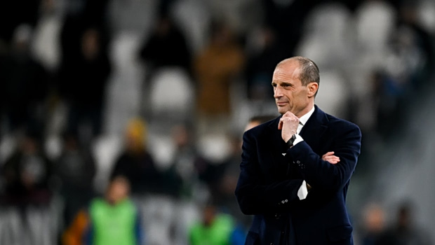 Στάση σώματος: Πώς το να καθόμαστε έστω και λίγο στο πάτωμα μπορεί να τη βελτιώσει