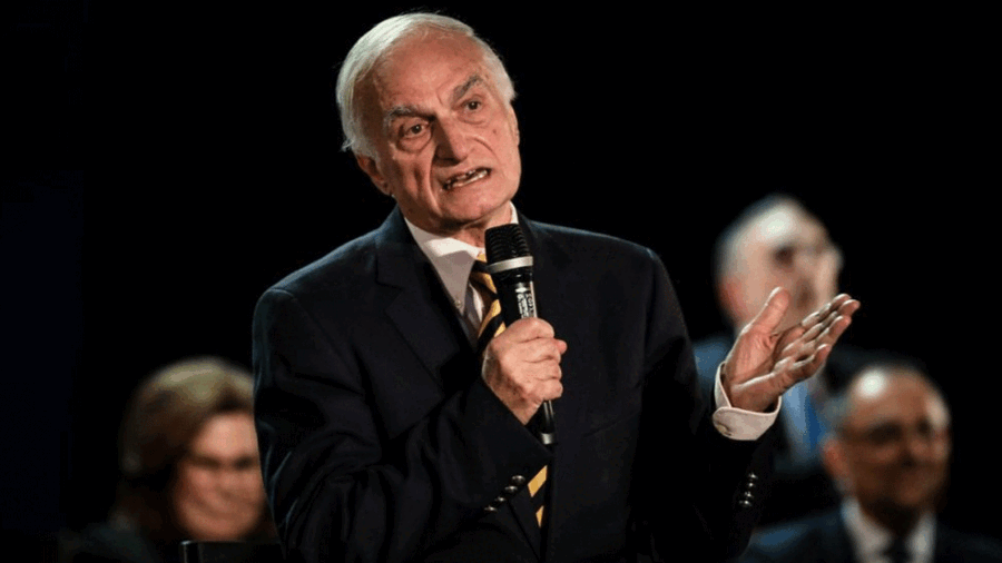 Μανώλης Μαυρομμάτης: Επιστροφή στο σπίτι μετά από δύο χρόνια αποκατάστασης - Στο πλευρό του ο γιος του