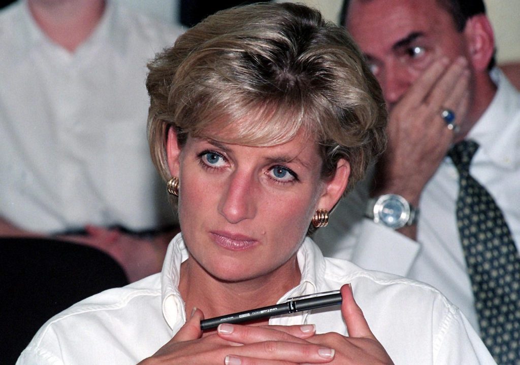 Πριγκίπισσα Νταϊάνα: Στο «φως» αδημοσίευτα πλάνα από το ταξίδι που οδήγησε στην Συνθήκη της Οτάβα (video)
