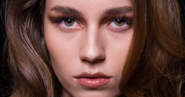 Αποχρώσεις μαλλιών με διάρκεια: Πώς να διατηρείτε το χρώμα σας λαμπερό κάθε μέρα