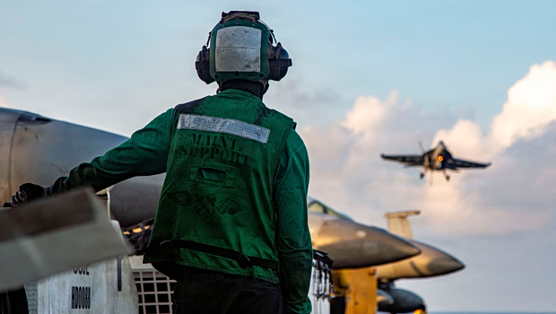 ΗΠΑ: Η κατάρριψη των δύο μαχητικών από το Ιράν δοκιμάζει το αφήγημα της αμερικανικής αεροπορικής κυριαρχίας