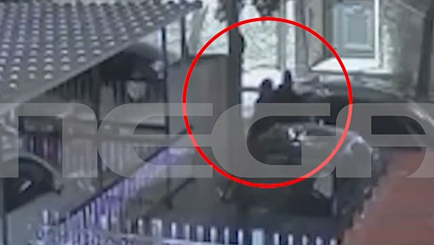 Τι λέει ο 59ρονος που έπεσε θύμα απάτης και του έκλεψαν δύο πλάκες χρυσού - Βίντεο ντοκουμέντο