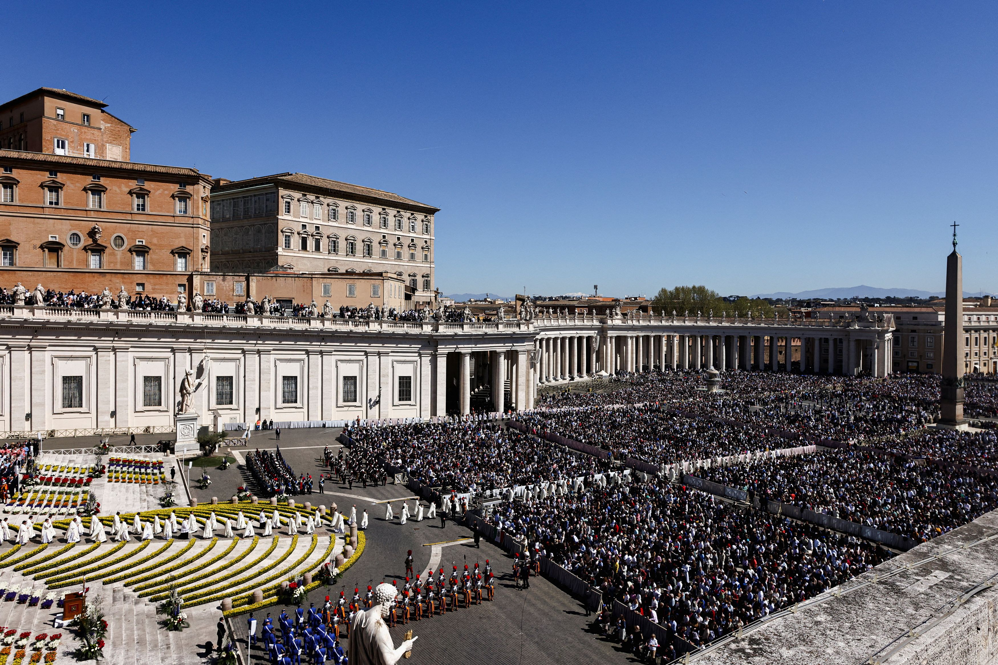 Υπό την σκιά πολέμων το πρώτο Πάσχα που τέλεσε ο Πάπας Λέων ΙΔ’: «Όσοι έχουν όπλα ας τα καταθέσουν»