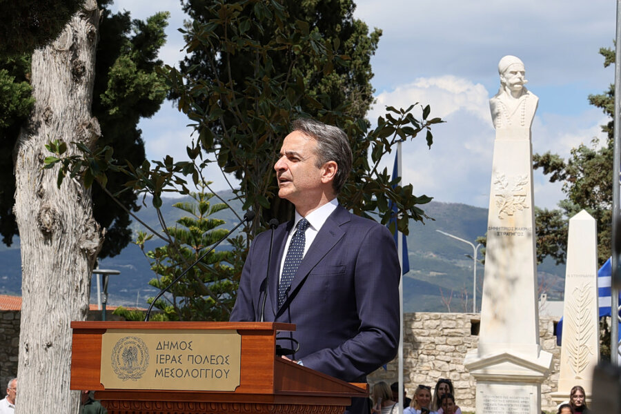 Μητσοτάκης από Μεσολόγγι: «Και εμείς πραγματοποιούμε τη δικιά μας έξοδο από μία Ελλάδα χαμηλών προσδοκιών»