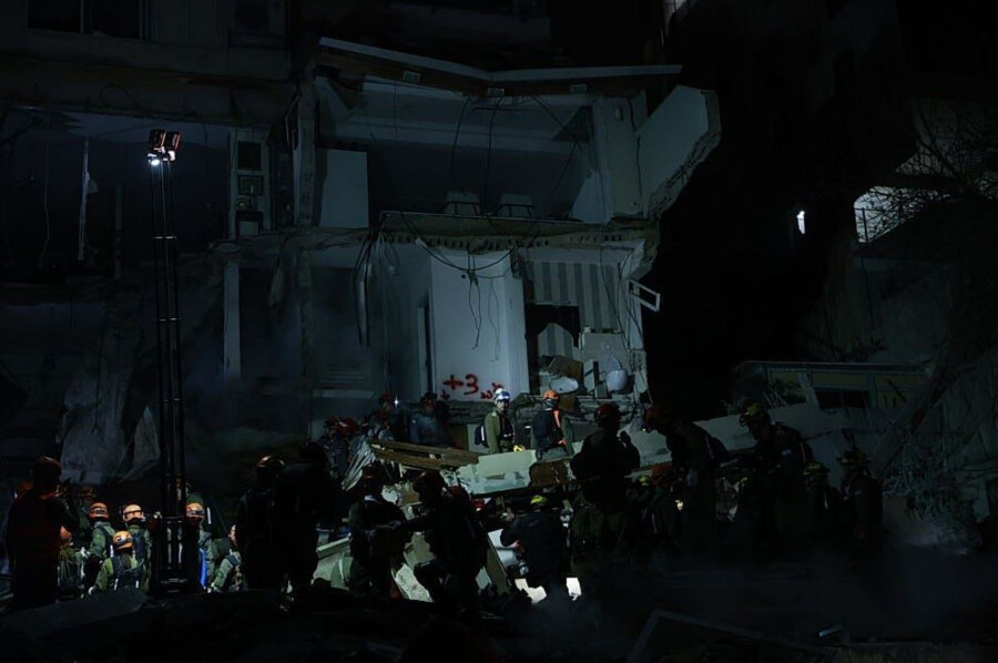 Επταώροφη πολυκατοικία κατέρρευσε στην Χάιφα του Ισραήλ - Τέσσερις αγνοούμενοι και τουλάχιστον 11 τραυματίες