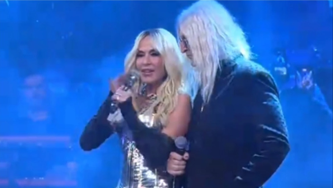 Άννα Βίσση: Συγκινητικό φινάλε στο Hotel Ερμού - Το μεγάλο «ευχαριστώ» και το φιλί με τον Νίκο Καρβέλα