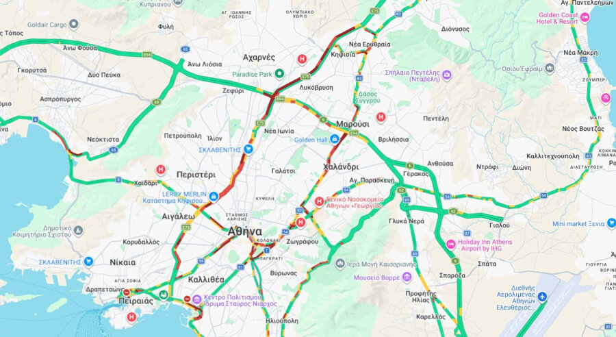 Κυκλοφοριακό χάος στον Κηφισό, καραμπόλα στη Δραπετσώνα - Στο «κόκκινο» αρκετοί δρόμοι στο λεκανοπέδιο