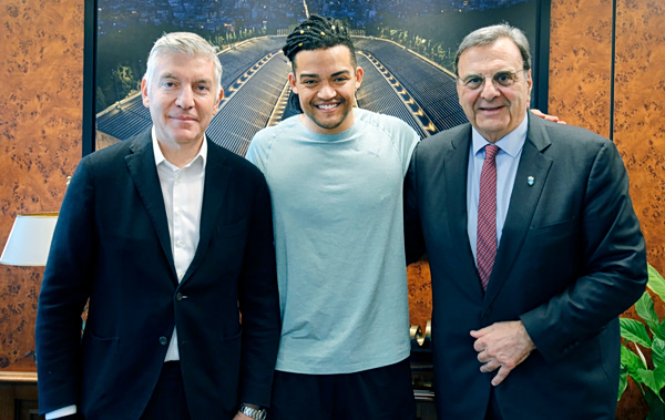 Για ποιο λόγο συνάντησε τον Εμμανουήλ Καραλή ο Πρόεδρος της Ελληνικής Ολυμπιακής Επιτροπής