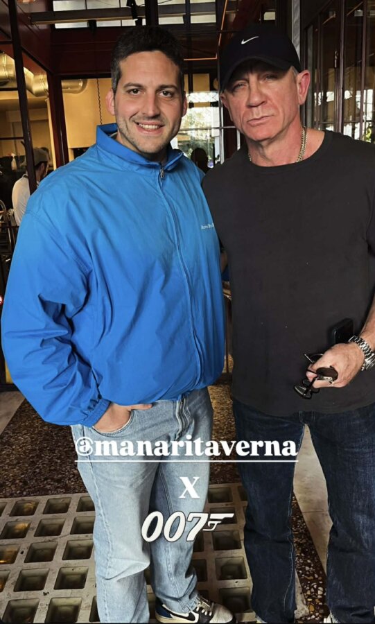 Daniel Craig: Ο πρώην James Bond έφαγε μεσημεριανό σε κρεατοταβέρνα στο κέντρο της Αθήνας