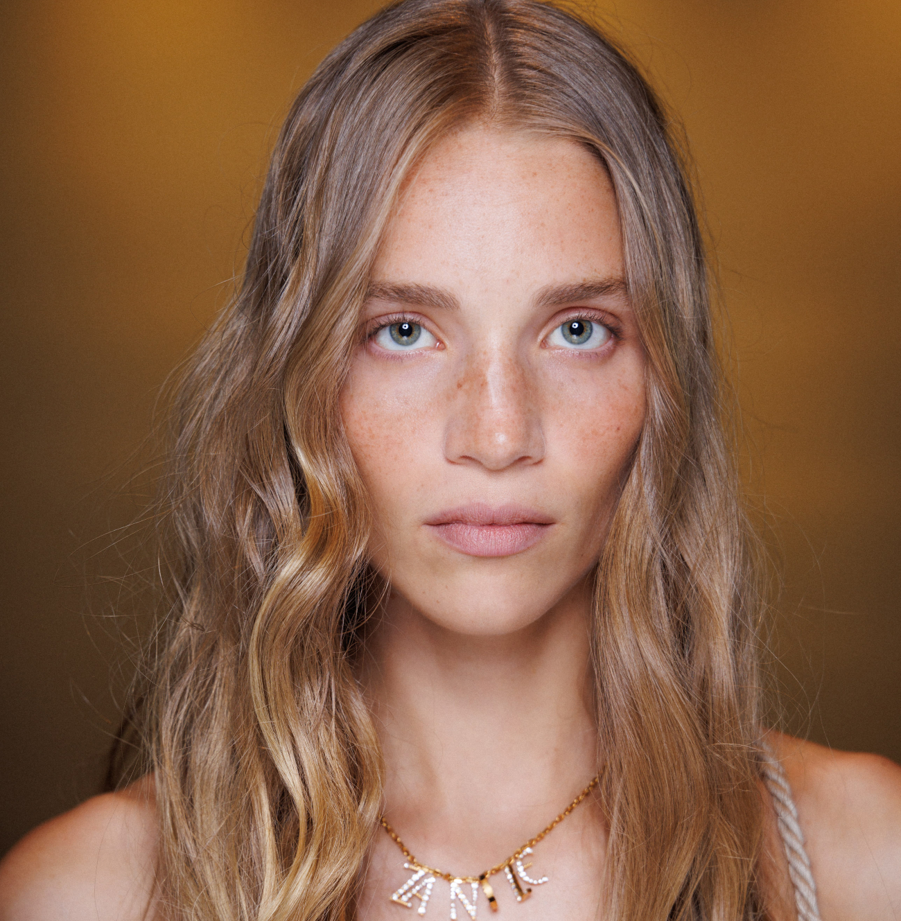 Ενυδατική κρέμα με χρώμα και SPF: Το must-have προϊόν του καθημερινού μακιγιάζ για την άνοιξη