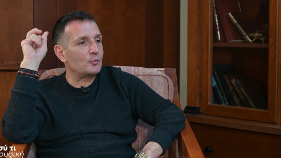 Δημήτρης Μπάσης: «Είμαι 33 χρόνια στην Αθήνα και δεν με έχει κερδίσει - Σκέφτομαι να μετακομίσω μόνιμα στο χωριό μου»