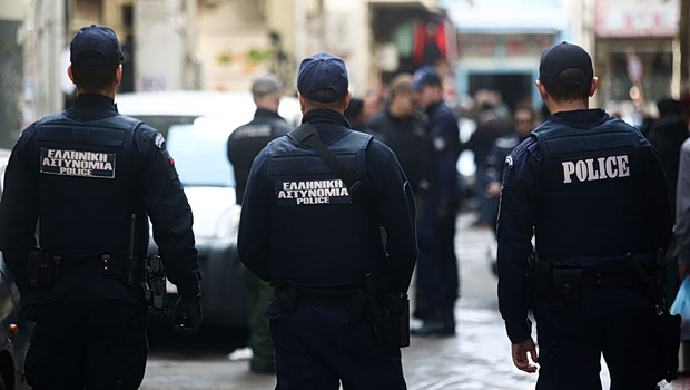 Συνελήφθησαν δύο αστυνομικοί μετά από άγριο καυγά μεταξύ τους εν ώρα υπηρεσίας στην περιοχή της Ακρόπολης