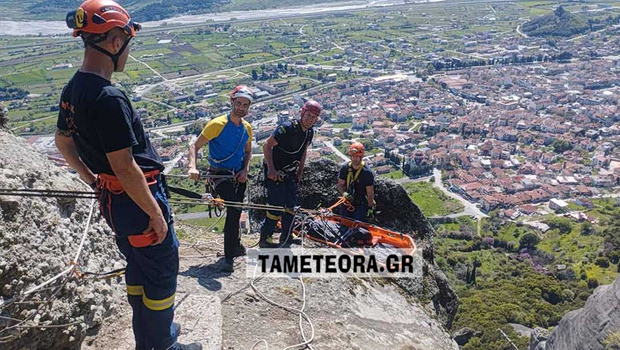 Μετέωρα: Βίντεο σοκ από την πτώση 65χρονης στο κενό