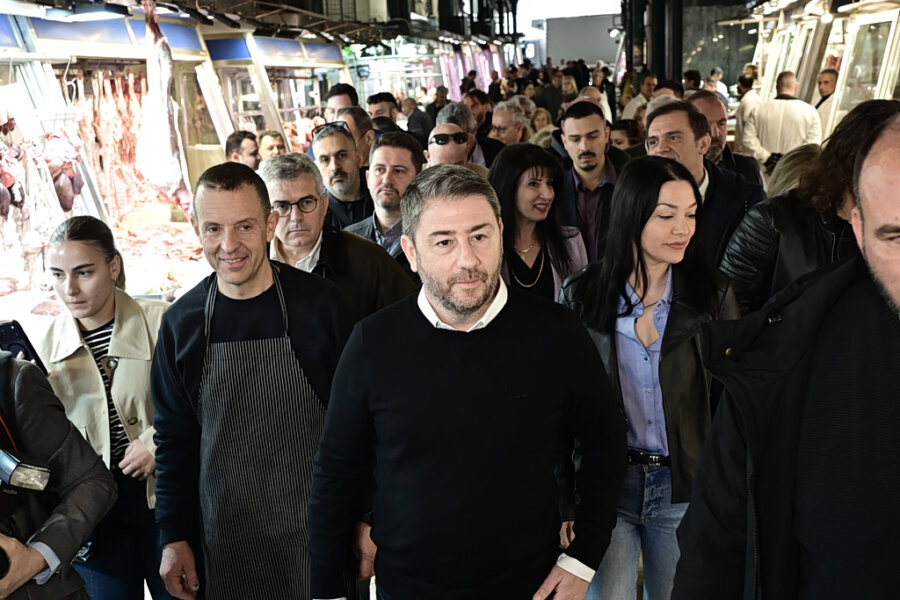 Στη Βαρβάκειο ο Ανδρουλάκης: «Τελευταίοι σε αγοραστική δύναμη στην ΕΕ οι Έλληνες – Η κυβέρνηση παράγει σκάνδαλα, όχι λύσεις»