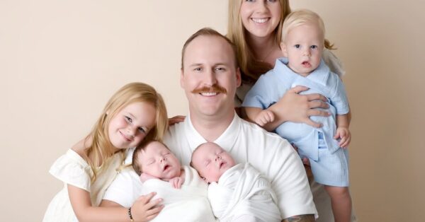 Γέννησε τρία μωρά μέσα σε δέκα μήνες (βίντεο)