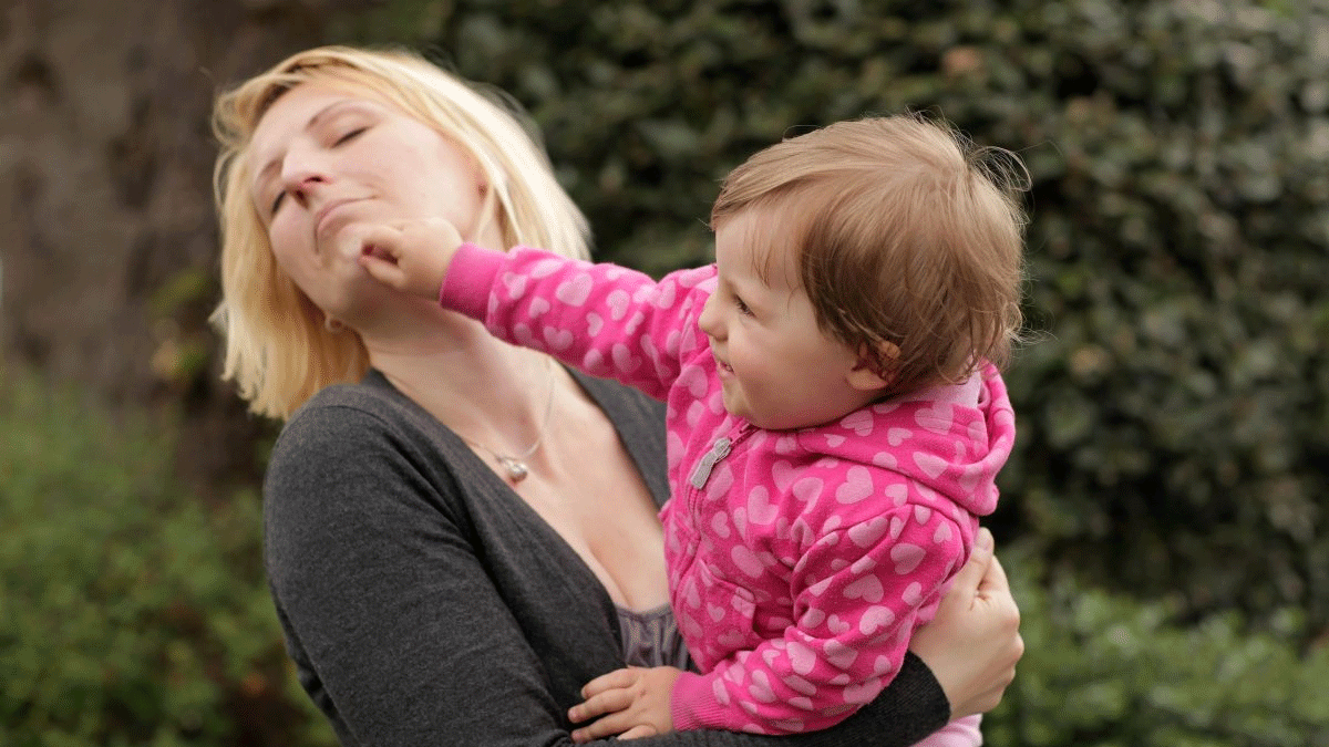 Το παιδί σου σε χτύπησε; Δες τι χρειάζεται πραγματικά εκείνη τη στιγμή