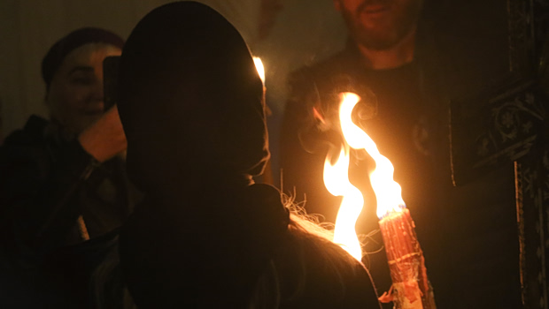 Ανοίγουν οι Άγιοι Τόποι στα Ιεροσόλυμα - Κανονικά το Άγιο Φως στην Ελλάδα