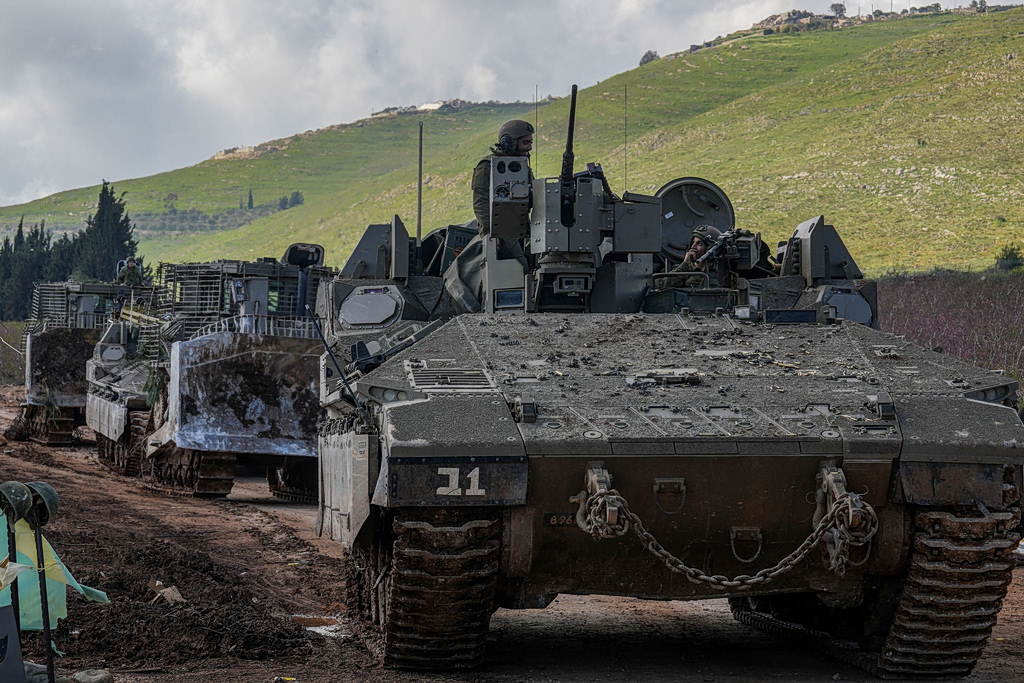 Τραμπ: Αν παραβιαστεί η συμφωνία, οι μάχες θα ξαναρχίσουν, «παραμένουμε στην περιοχή» – Εκεχειρία τρόμου στη Μέση Ανατολή