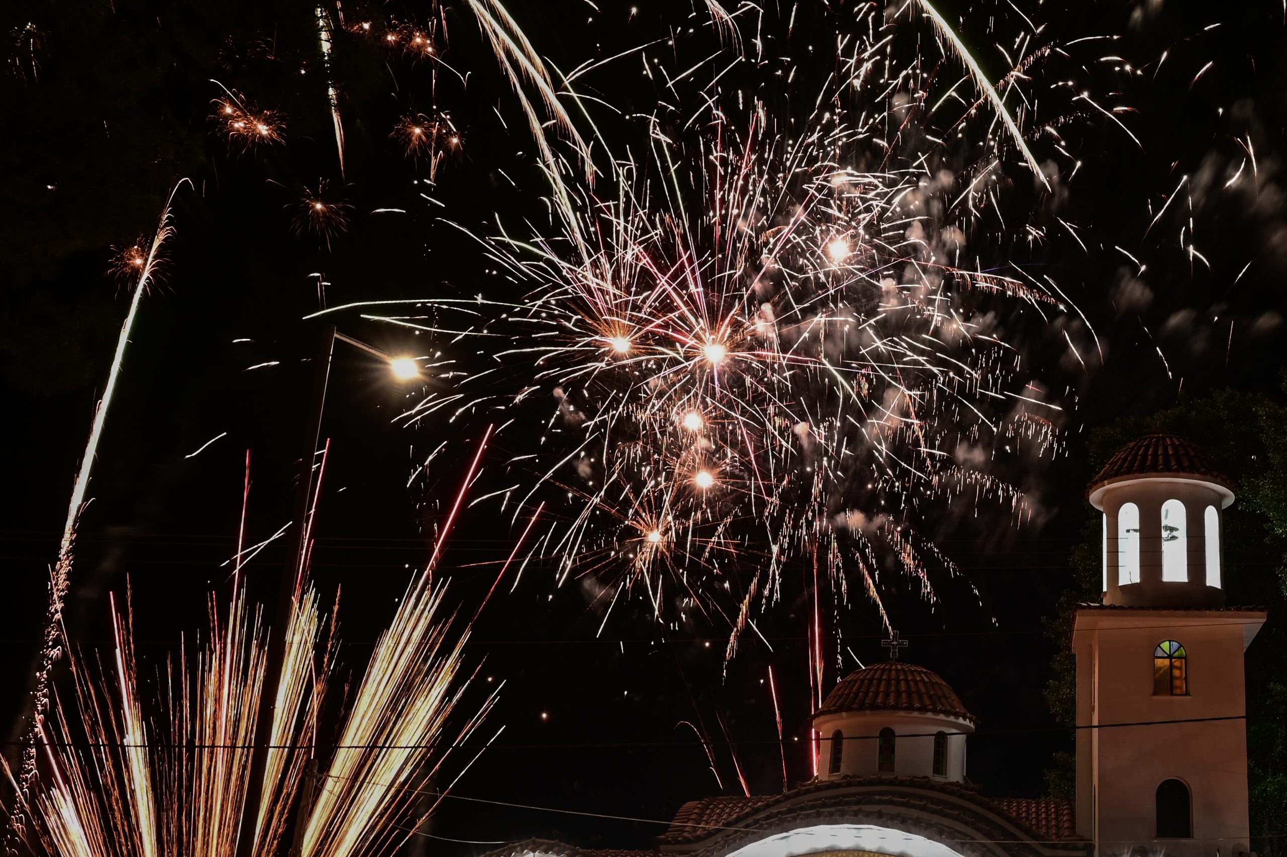 [377395] ΑΝΑΣΤΑΣΗ ΣΤΟΝ ΙΕΡΟ ΝΑΟ ΠΡΟΦΗΤΗ ΗΛΙΑ ΣΤΗΝ ΡΟΔΟΠΟΛΗ ΔΙΟΝΥΣΟΥ  (ΜΙΧΑΛΗΣ ΚΑΡΑΓΙΑΝΝΗΣ/EUROKINISSI)