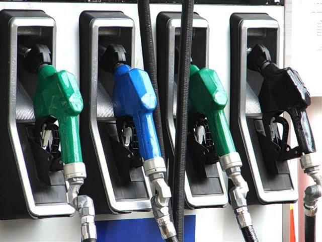 Fuel Pass: Στα ΚΕΠ όταν «κολλάει» η πλατφόρμα – Πού εντοπίζονται οι δυσκολίες