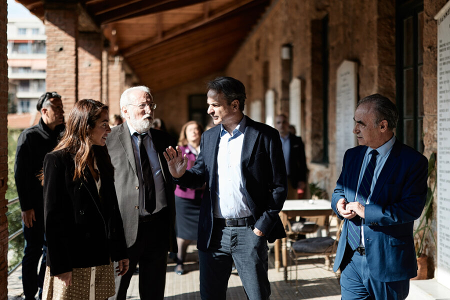 Επίσκεψη Μητσοτάκη στο Γηροκομείο Αθηνών – «Θα εξασφαλίσουμε τη χρηματοδότηση για την υλοποίηση των αναγκαίων έργων»