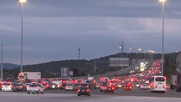 Μαζική έξοδος για το Πάσχα - Εξομαλύνθηκε η κίνηση στις εθνικές οδούς - Μέτρα της Τροχαίας και την Μ. Παρασκευή