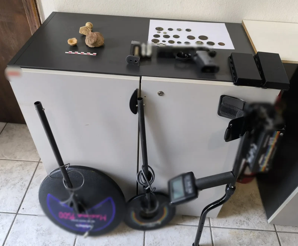 Συνελήφθη άνδρας στα Κύθηρα που διακινούσε αρχαιότητες μέσω διαδικτύου