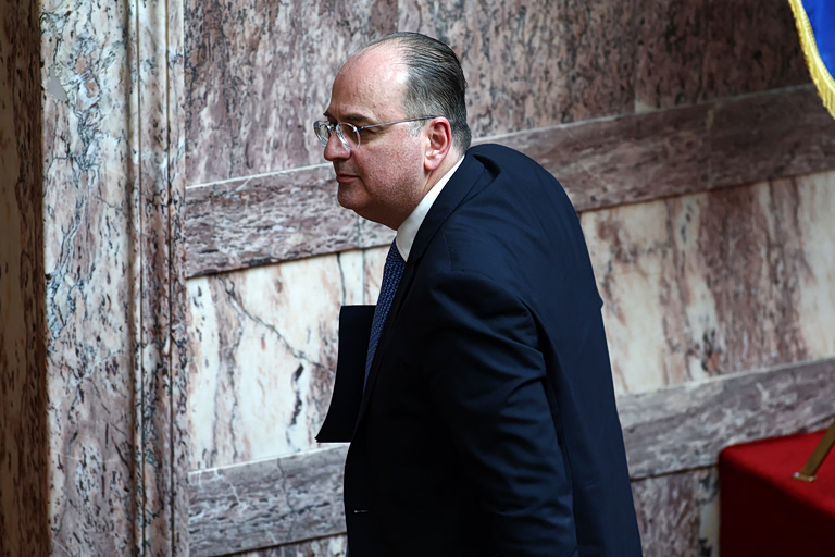 ΣΥΡΙΖΑ για Λαζαρίδη: «Συνεχίζει τα ψέματα για τους ανύπαρκτους τίτλους σπουδών του – Να παραιτηθεί»