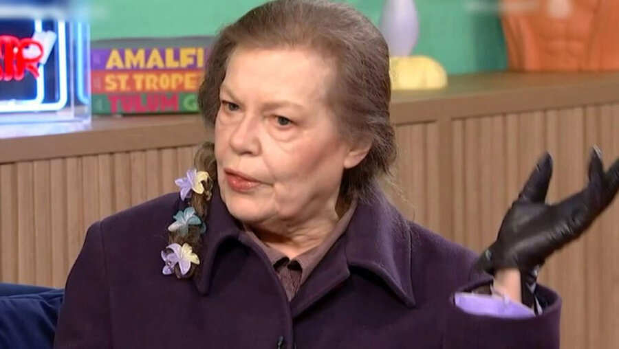 Ρούλα Πατεράκη: Το τέλος ενός μυστηρίου – Η εξήγηση για τα γάντια και η κίνηση να τα βγάλει on air